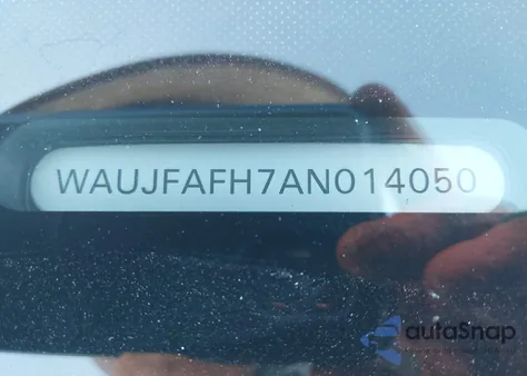 2010 Audi A5 Premium Plus z USA, uszkodzony, nr VIN WAUJFAFH7AN014050